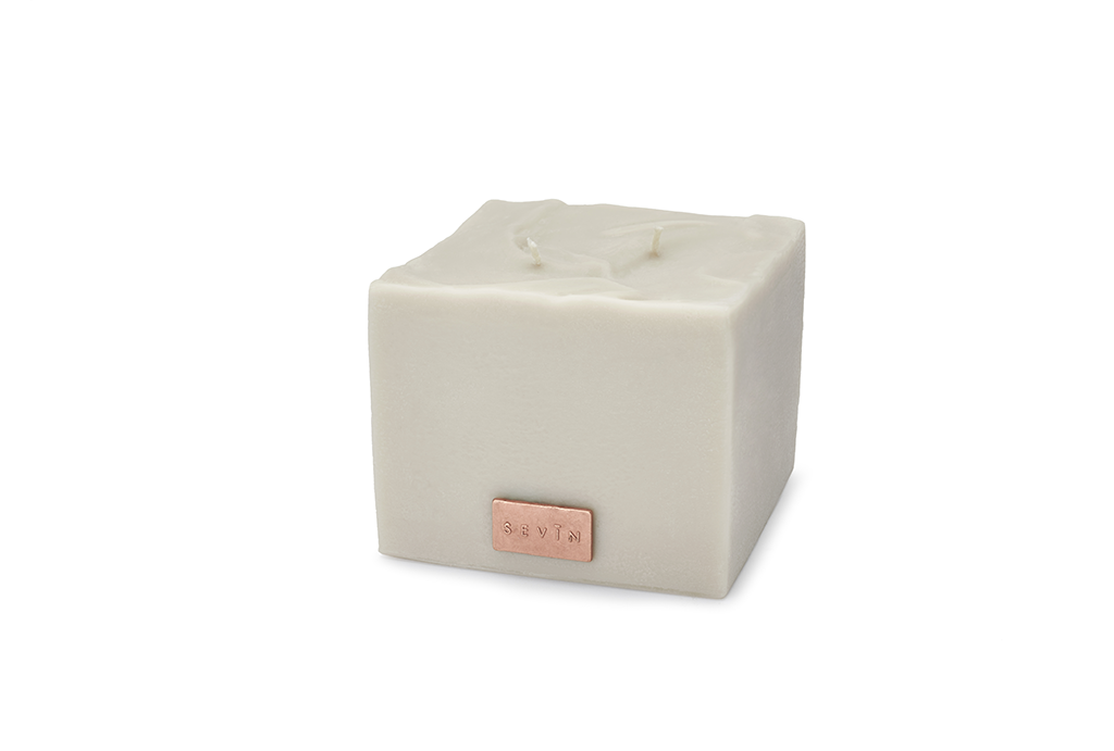 Fresh-Clay-Scented-Candle-Medium